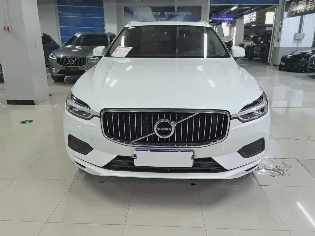 Volvo XC60 2019 — фото 2