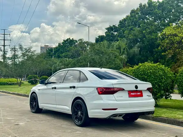 Volkswagen Sagitar 2020