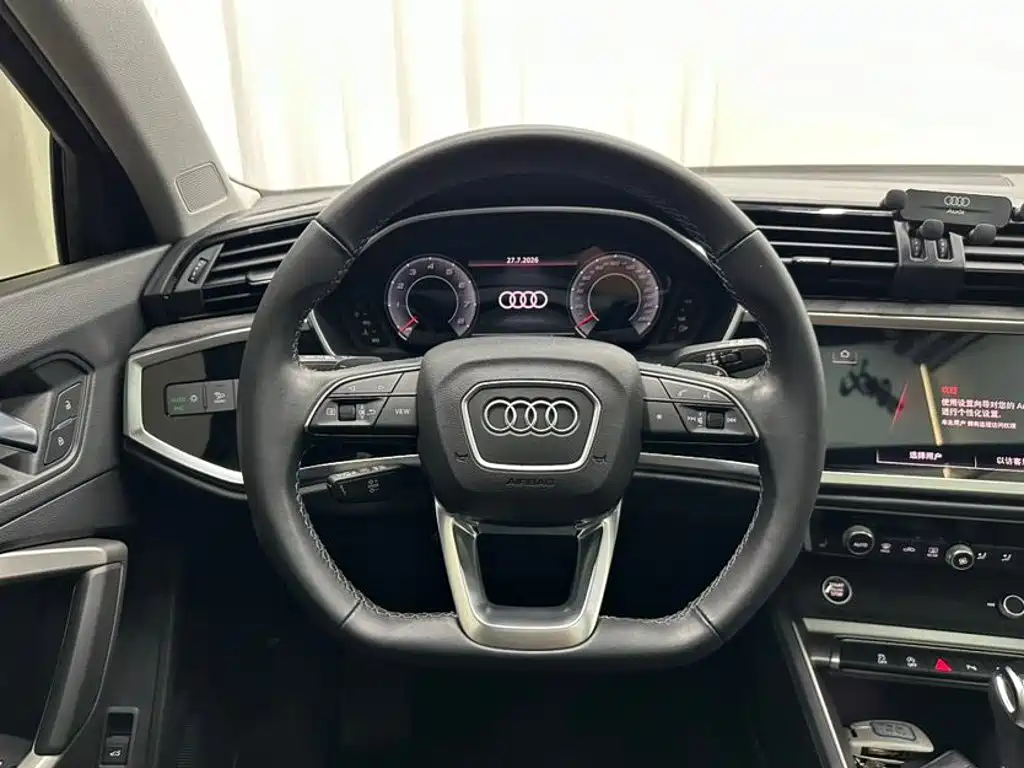 Audi Q3 2023 — фото 10