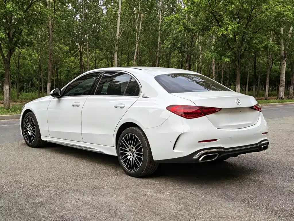 Mercedes-Benz C-Class 2024
