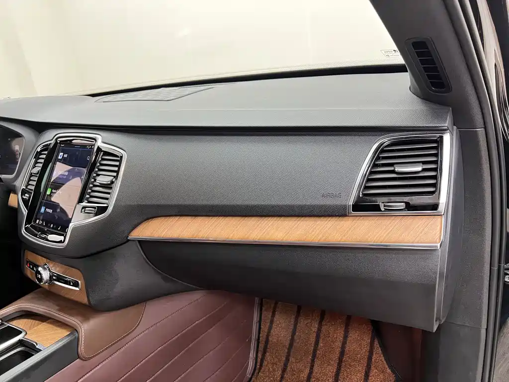 Volvo XC90 2023 — фото 24