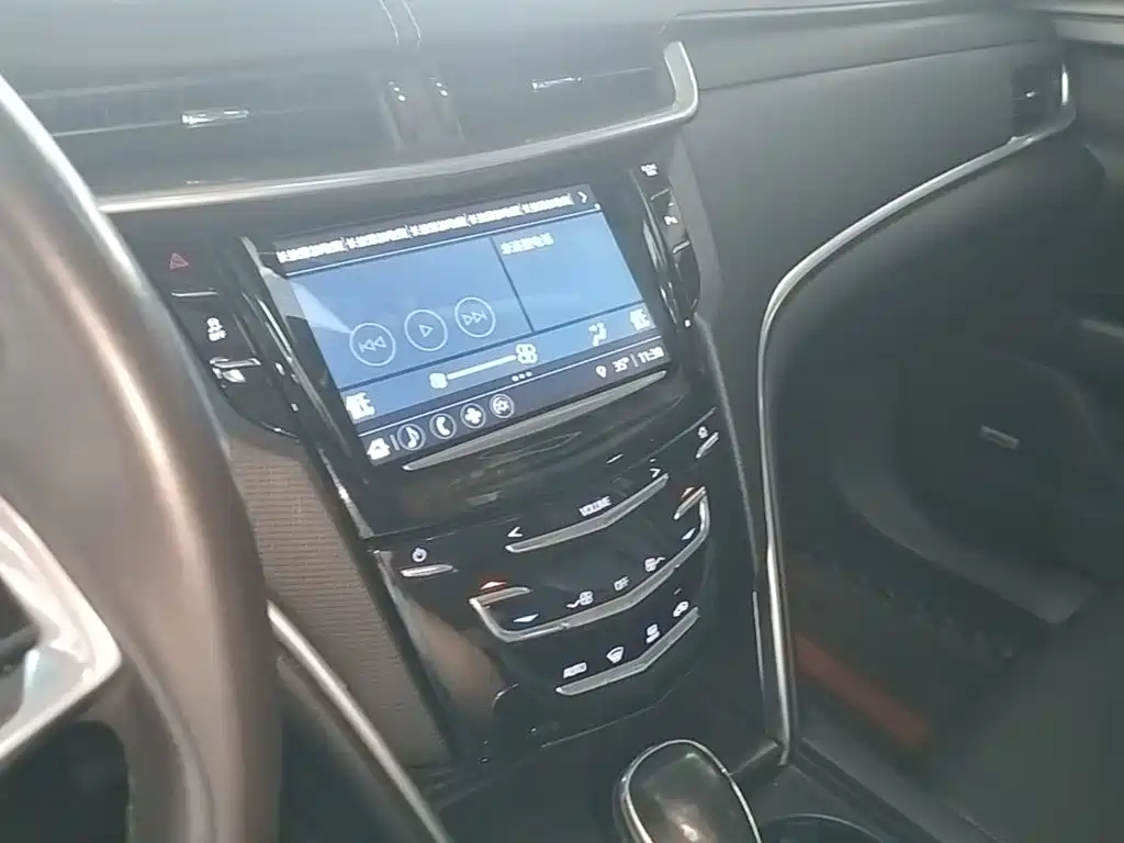 Cadillac XTS 2018 — фото 13