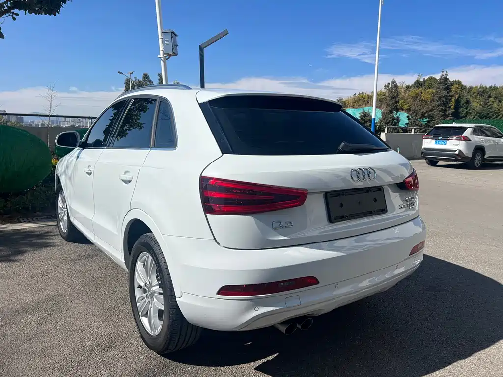 Audi Q3 2016 — фото 13