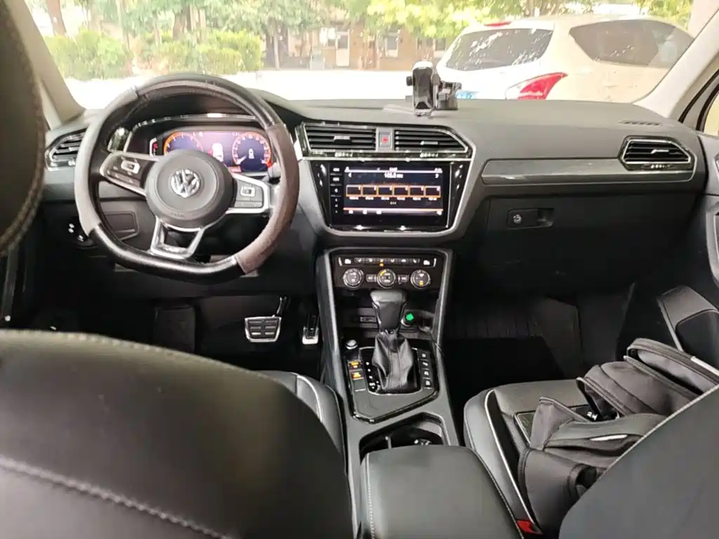 Volkswagen Tiguan L 2020 — фото 10