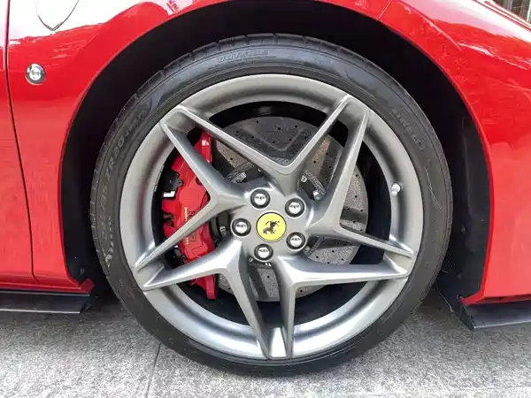 Ferrari F8 2019