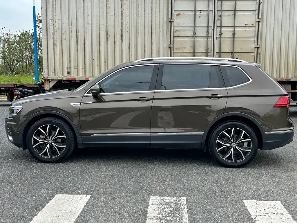 Volkswagen Tiguan L 2018 — фото 7