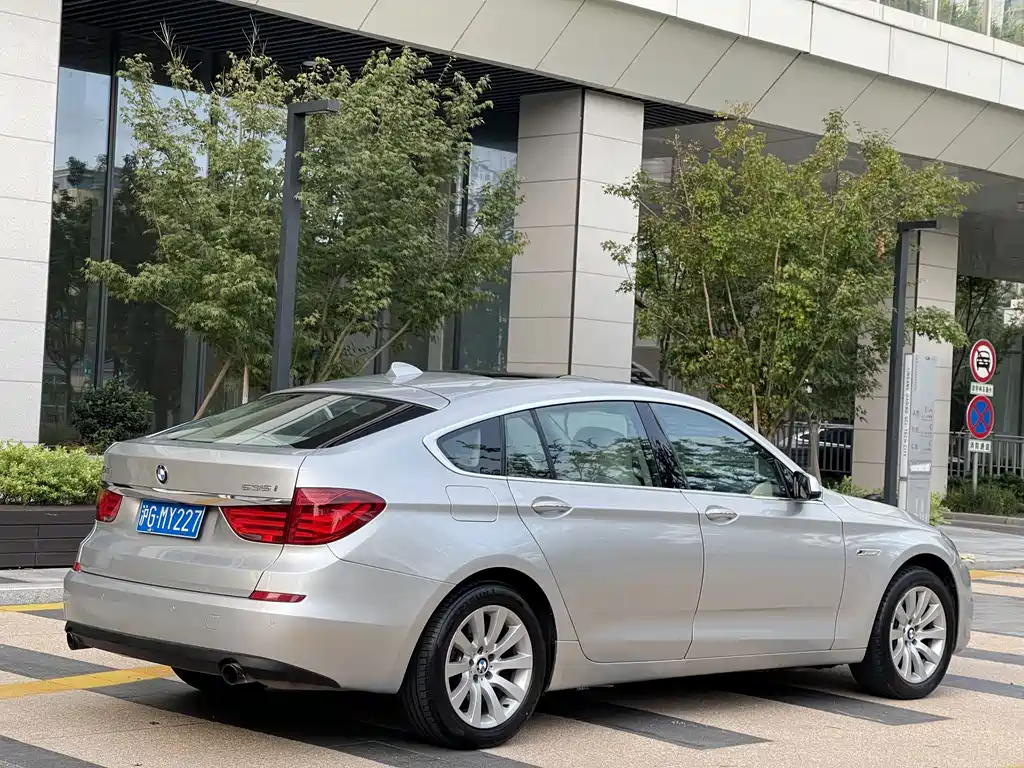 BMW 5 Series GT 2010 — фото 4