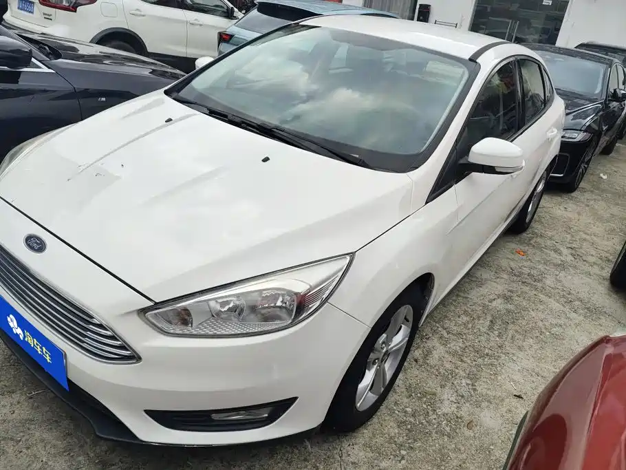Ford Focus 2015 — фото 1