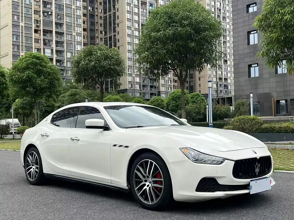 Maserati Ghibli 2015 — фото 10