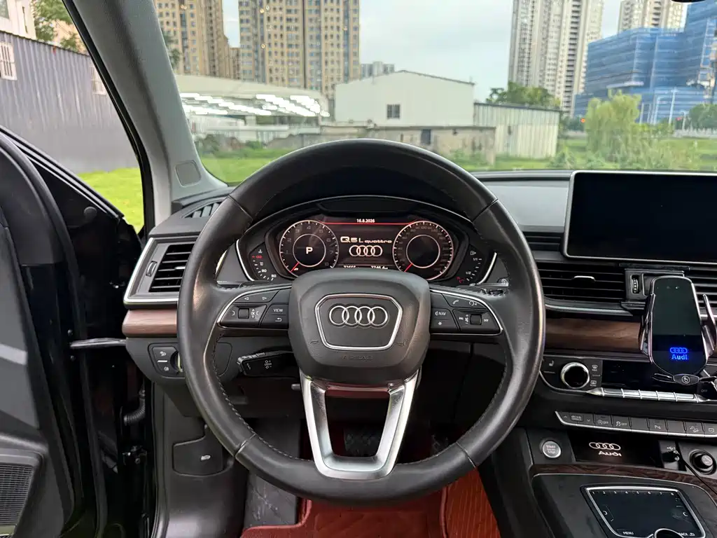 Audi Q5L 2019 — фото 10