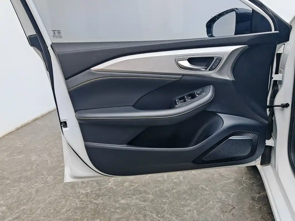 Roewe i6 MAX 2022 — фото 19