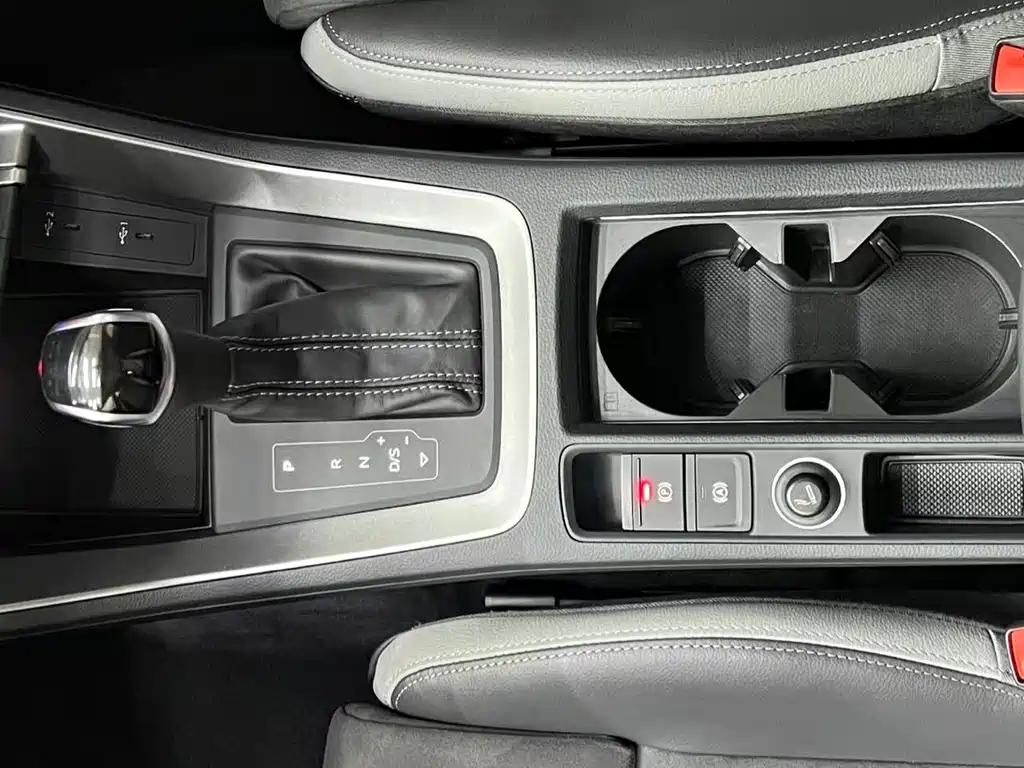 Audi Q3 2023 — фото 15