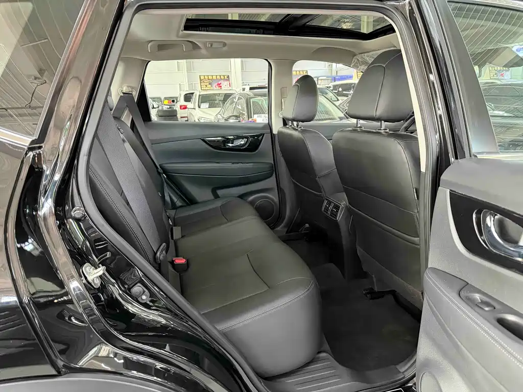 Nissan X-Trail 2025 — фото 18