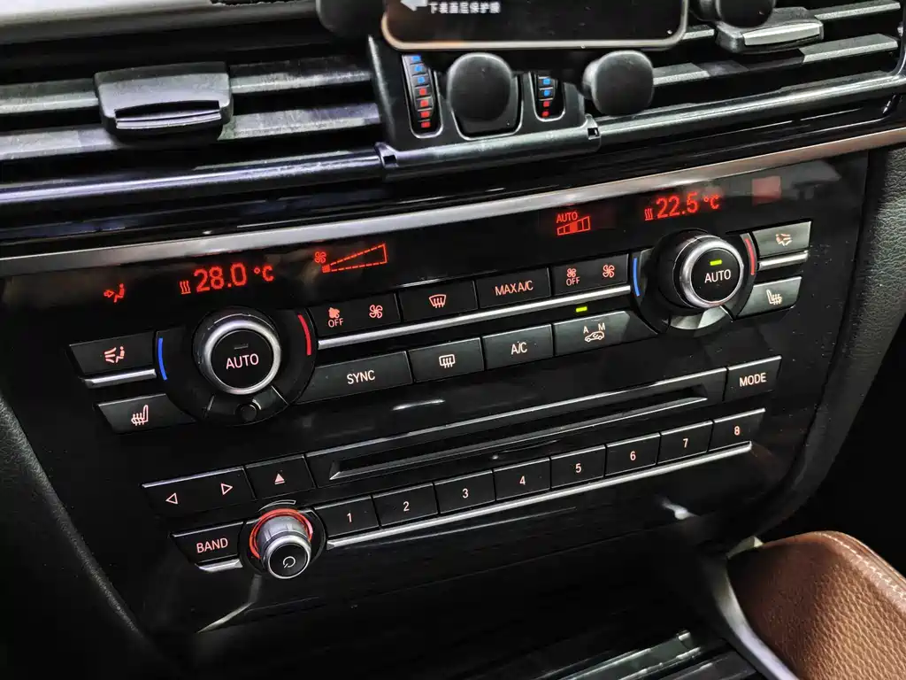 BMW X6 2018 — фото 18