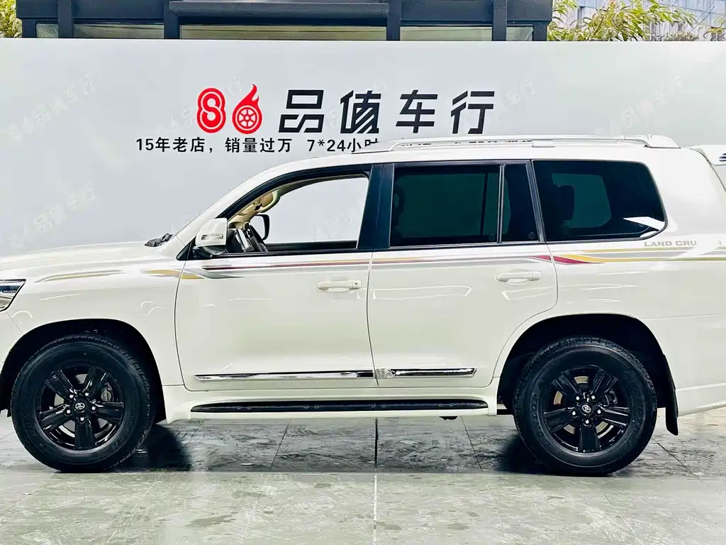 Toyota Land Cruiser 2020 — фото 3