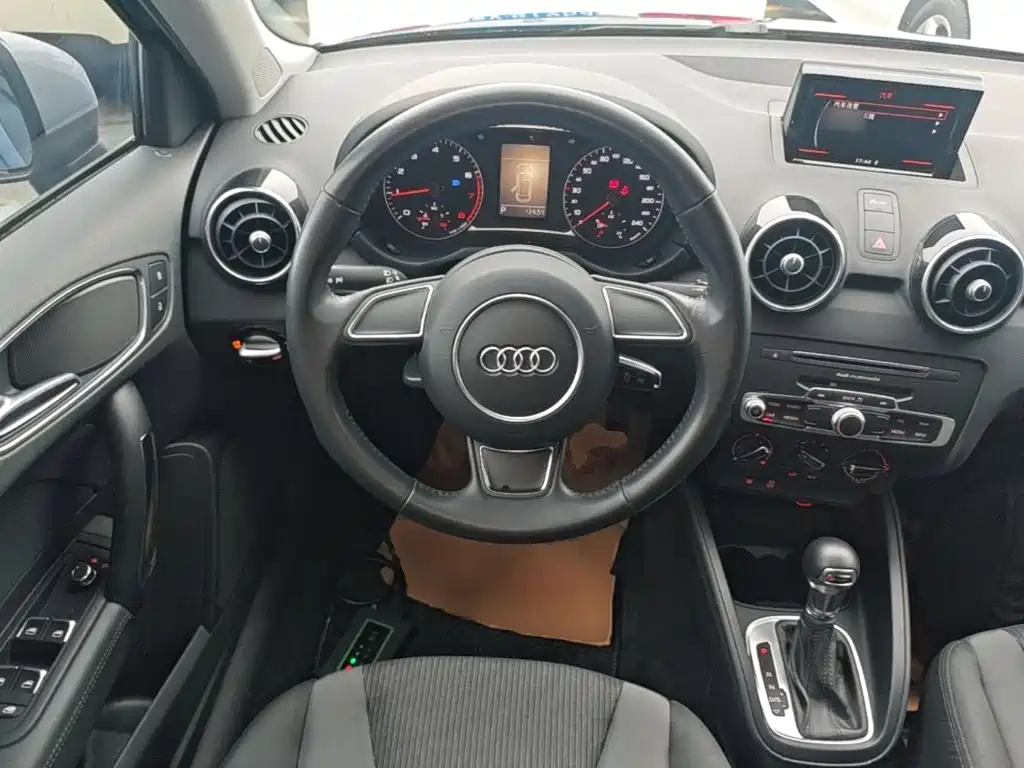 Audi A1 2017 — фото 11