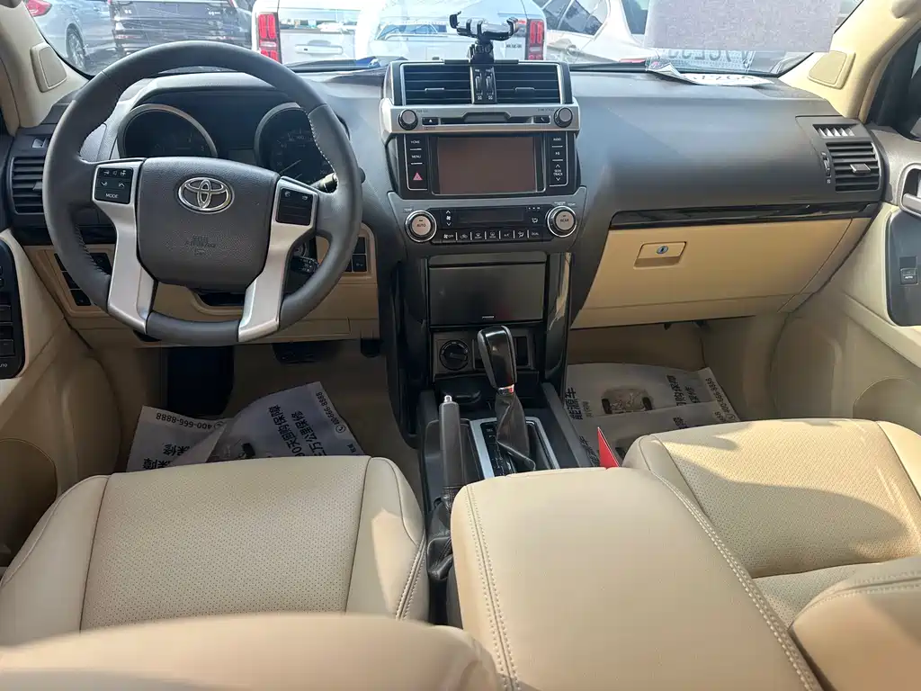 Toyota Prado 2015 — фото 10