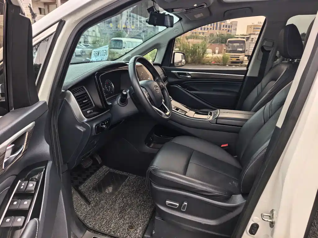 GAC Motor Trumpchi M8 2021 — фото 11