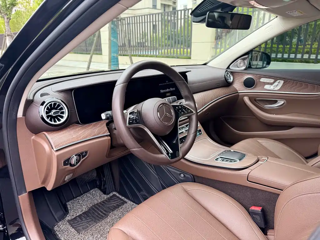 Mercedes-Benz E-Class 2023 — фото 8