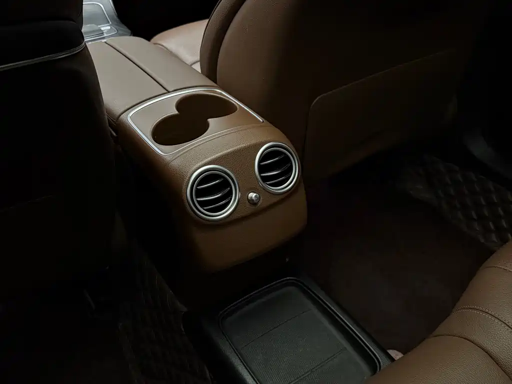 Mercedes-Benz E-Class 2019 — фото 14