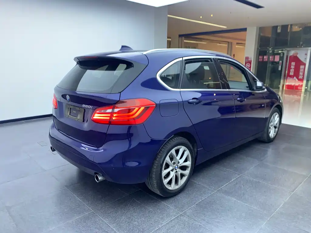 BMW 2 Series Active Tourer 2017 — фото 18