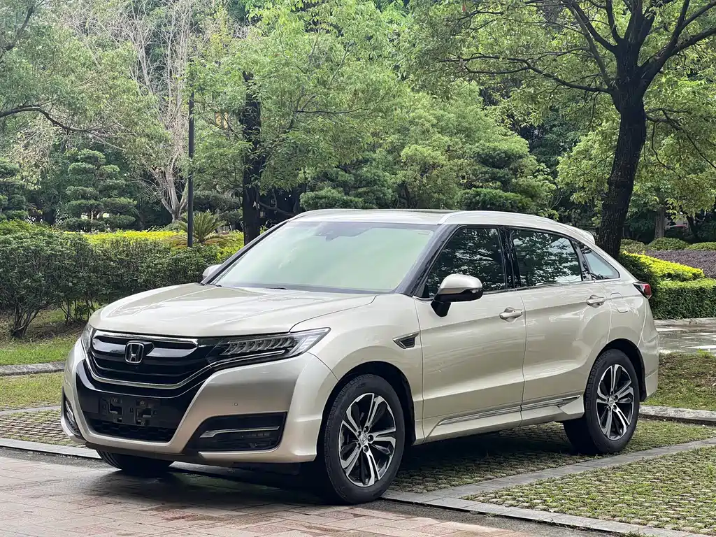 Honda UR-V 2017 — фото 1