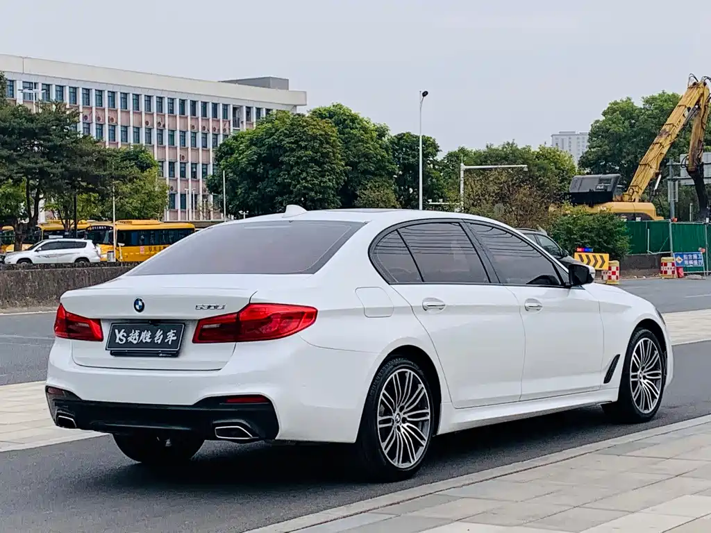 BMW 5 Series 2018 — фото 4