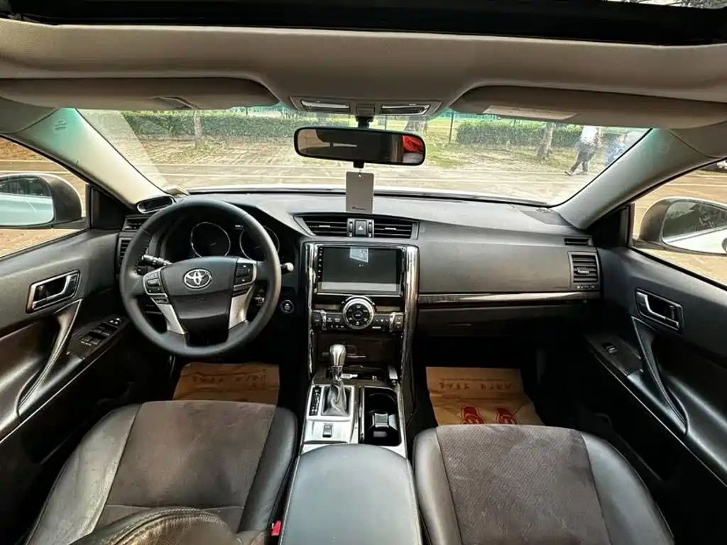 Toyota Reiz 2016