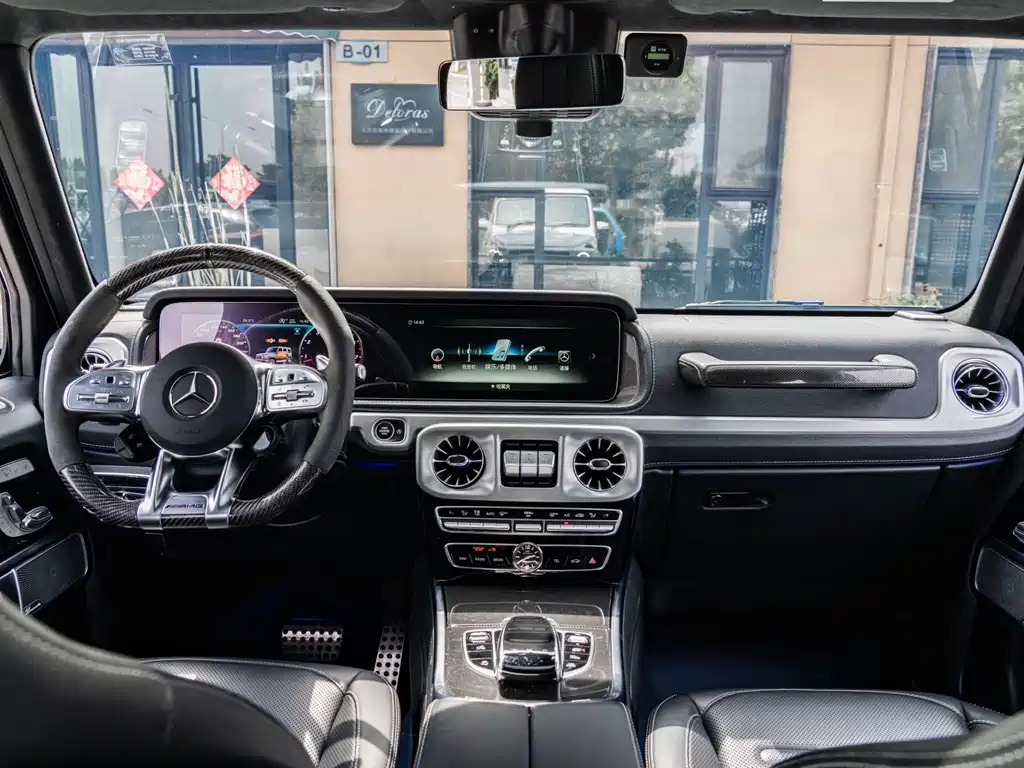 Mercedes-Benz G-Class 2024 — фото 11