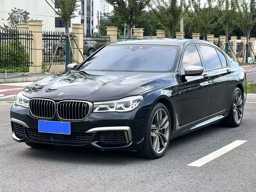 BMW 7 Series 2019 — фото 1