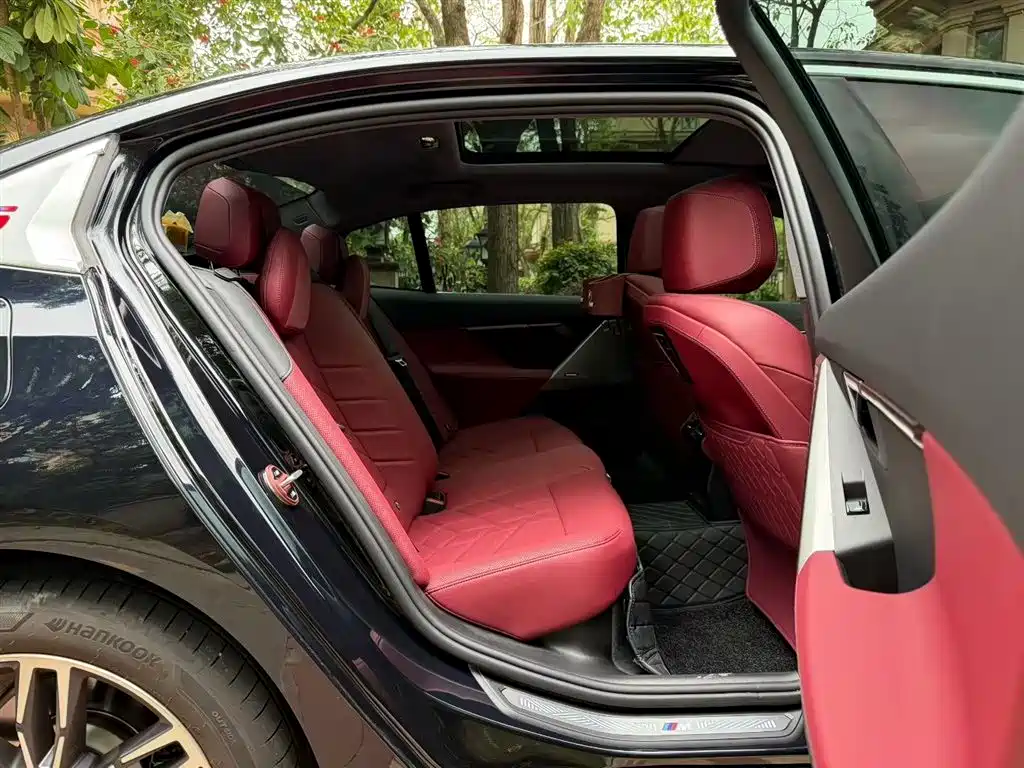 BMW 5 Series 2025