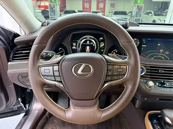 Lexus LS 2020