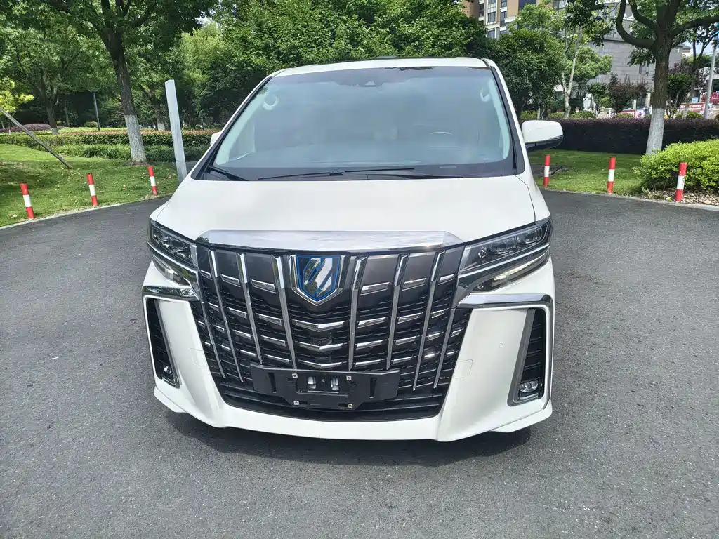 Toyota Alphard 2022 — фото 2