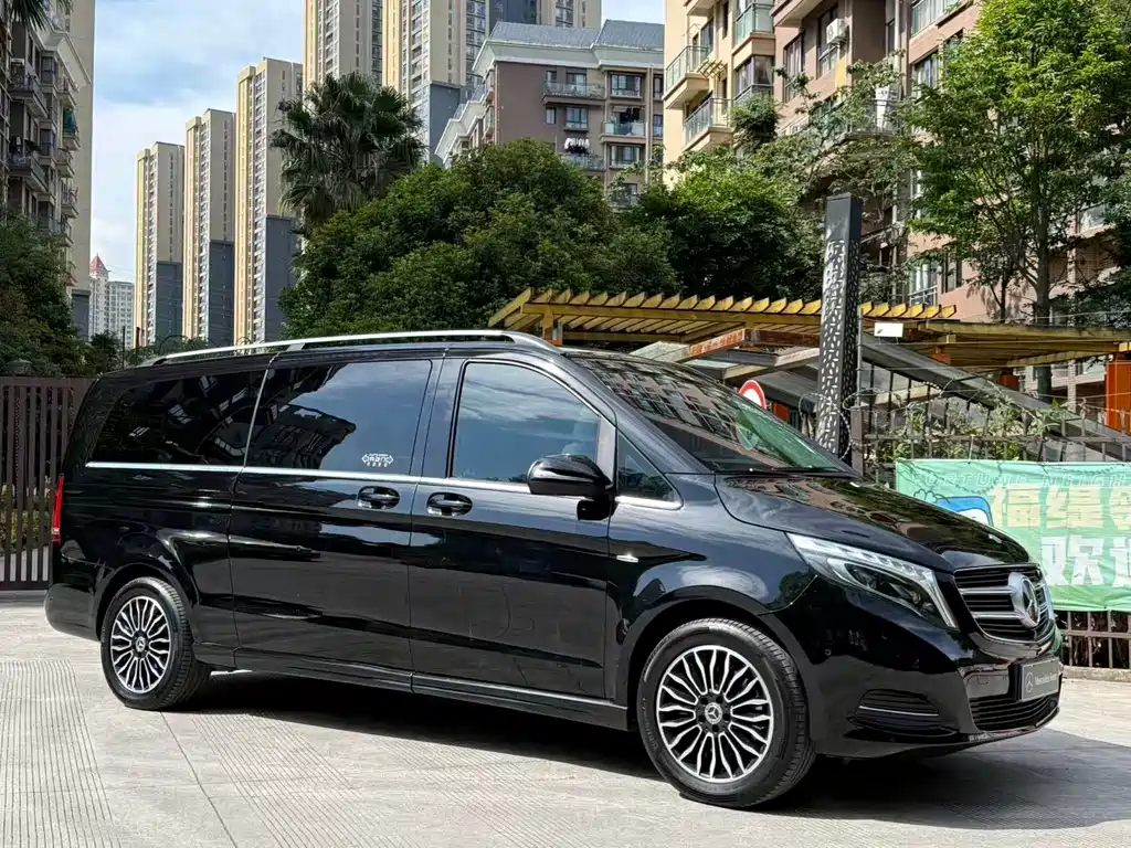 Mercedes-Benz V-Class 2019 — фото 42