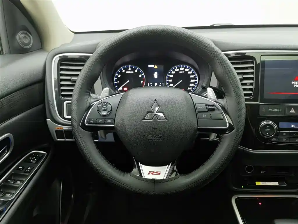 Mitsubishi Outlander 2020 — фото 11