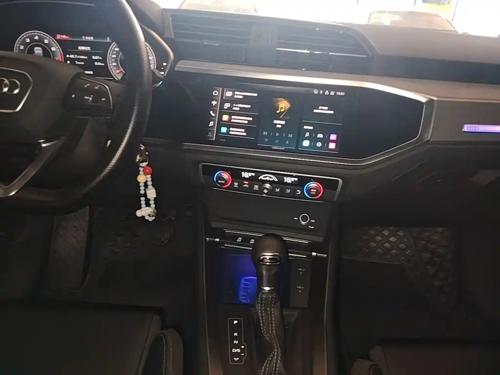 Audi Q3 2025 — фото 13