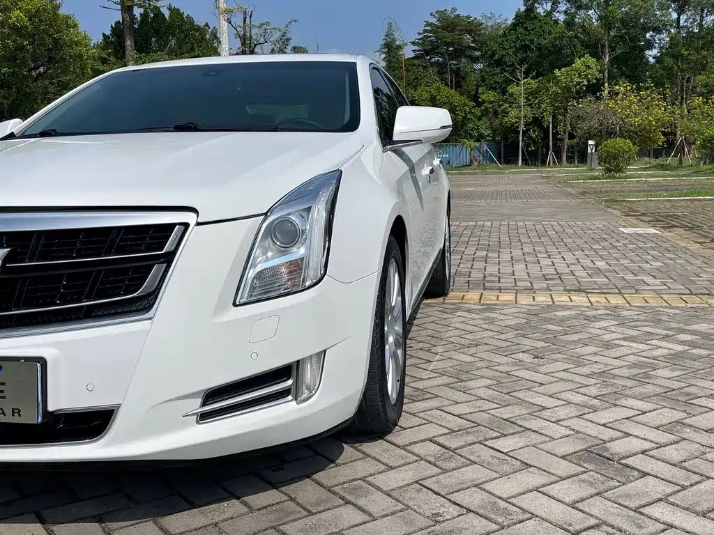 Cadillac XTS 2017 — фото 10