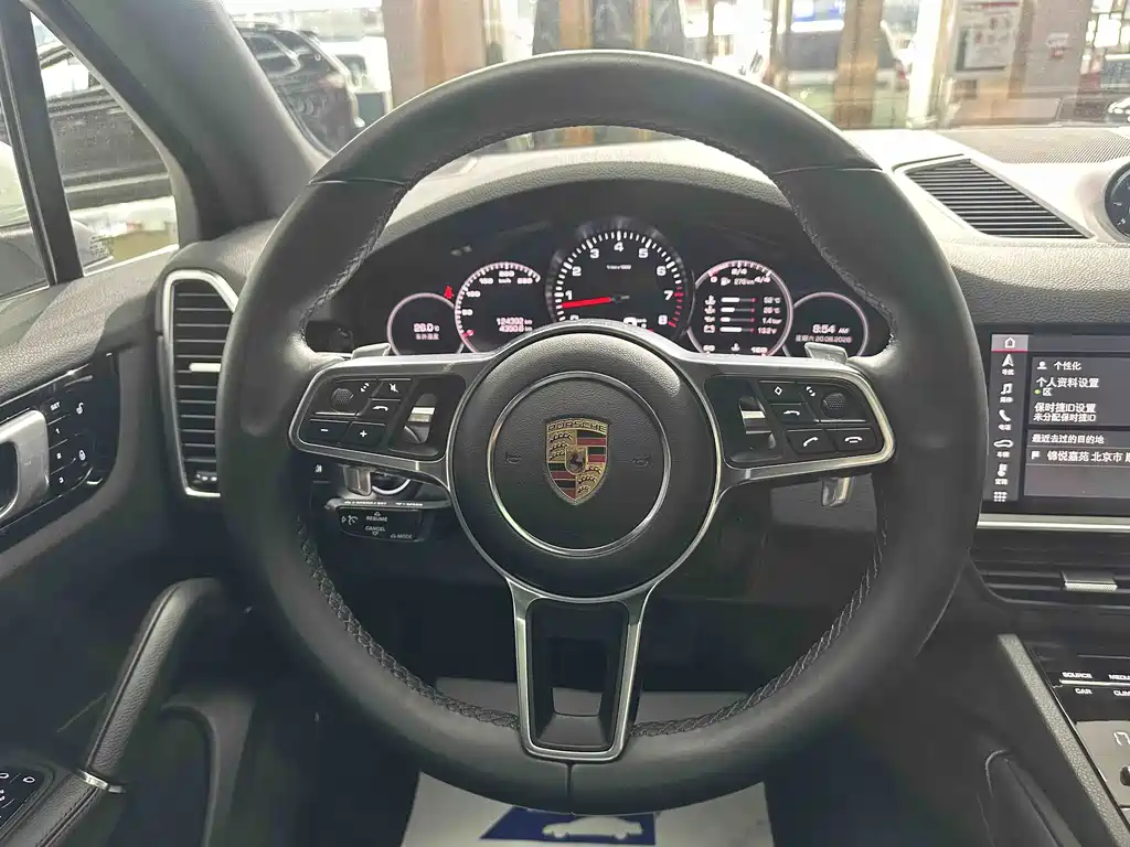 Porsche Cayenne 2018 — фото 8