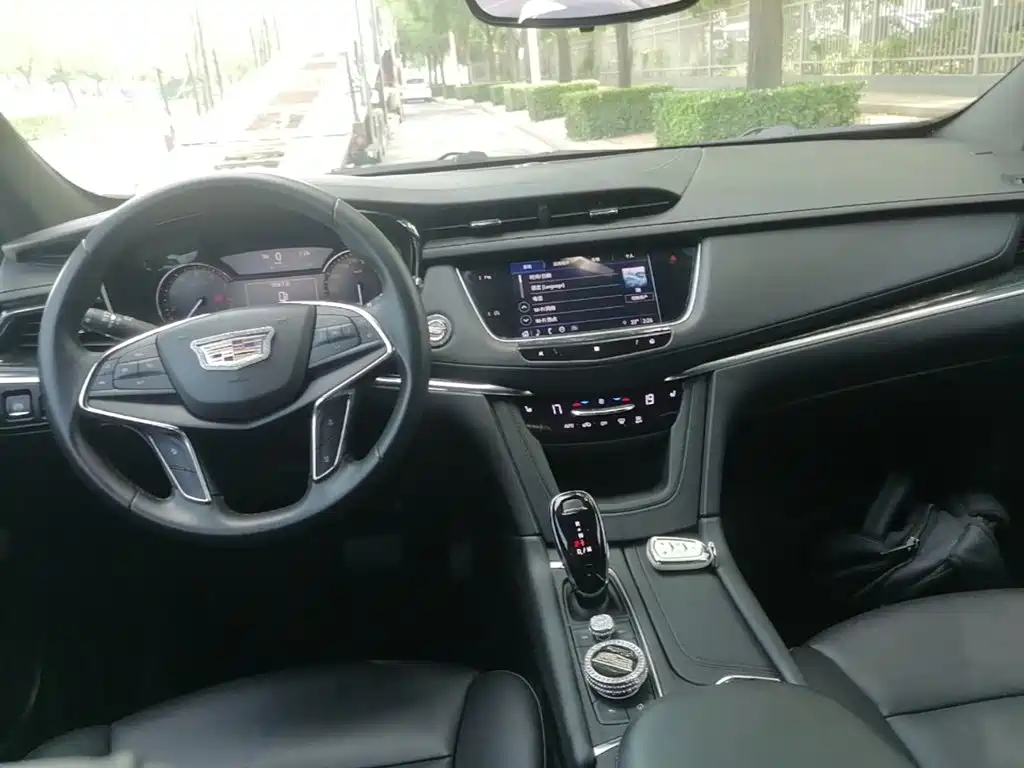 Cadillac XT5 2020 — фото 10