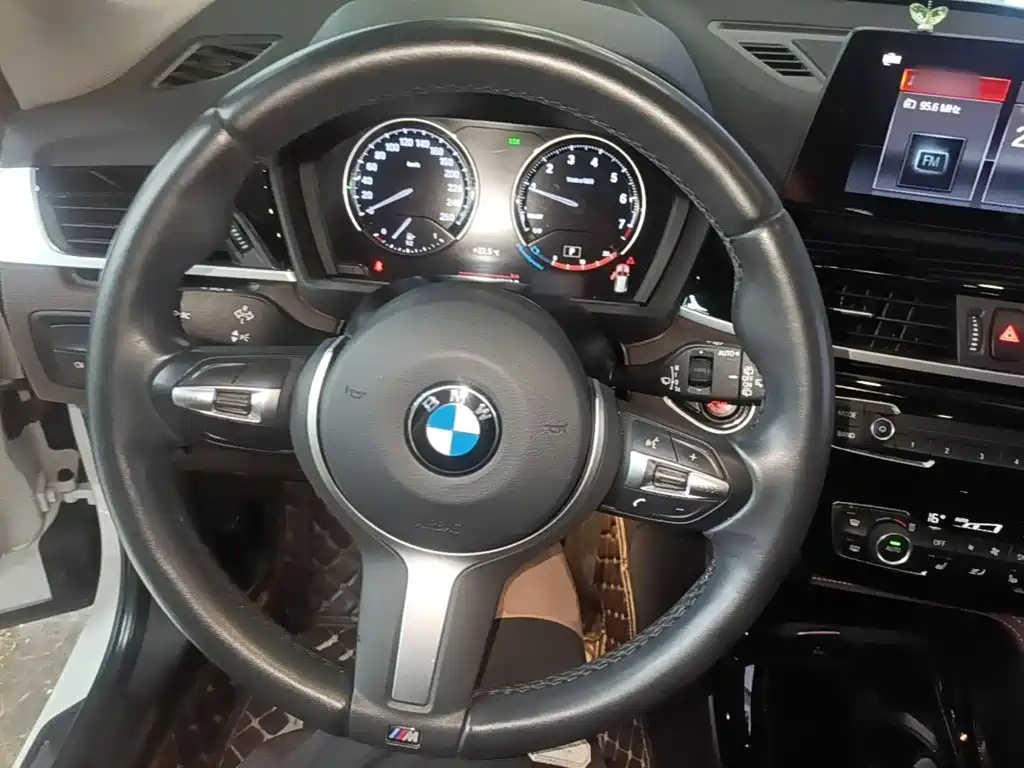 BMW X1 2020 — фото 11