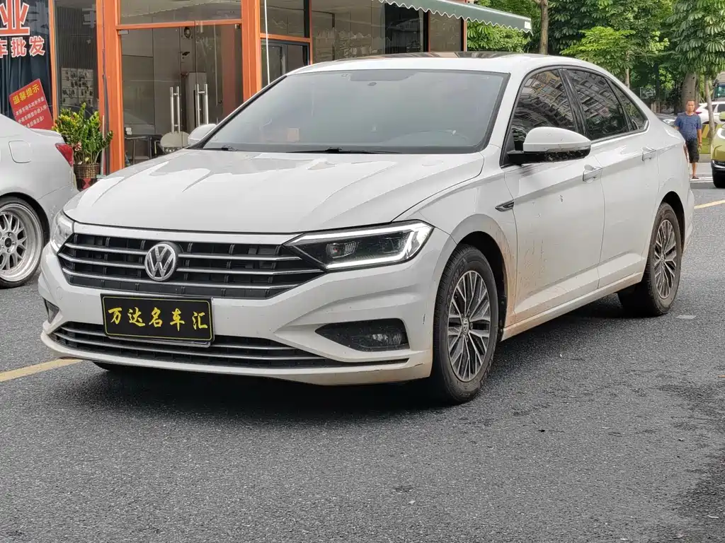 Volkswagen Sagitar 2020
