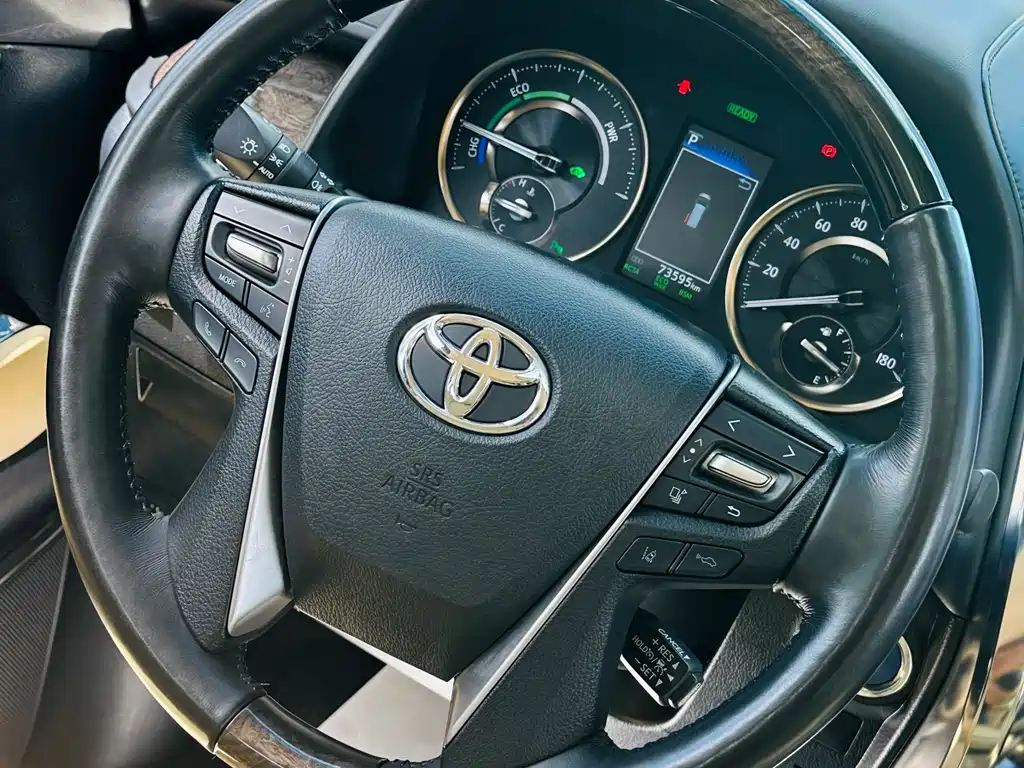 Toyota Alphard 2020 — фото 25