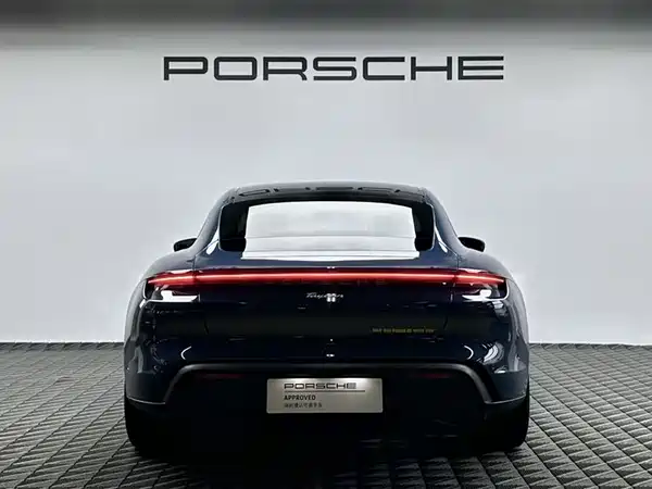 Porsche Taycan 2023