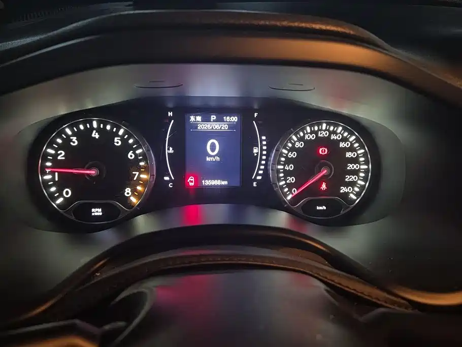Jeep Renegade 2019 — фото 14