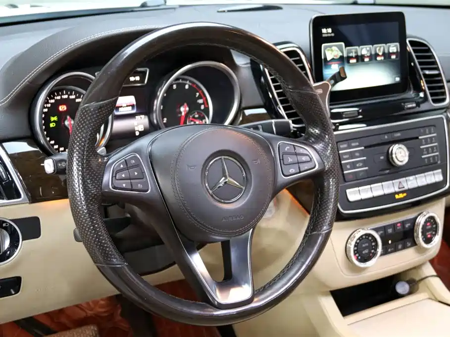 Mercedes-Benz GLS 2016 — фото 13