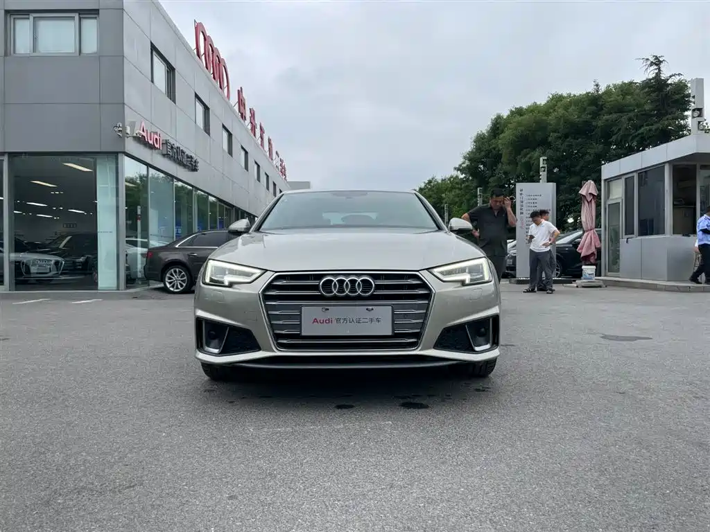 Audi A4L 2019 — фото 10