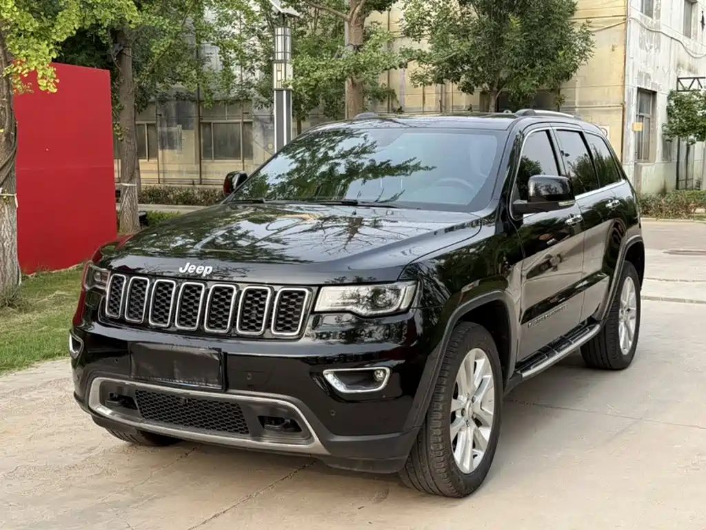Jeep Grand Cherokee 2018 — фото 2