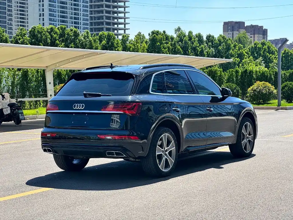 Audi Q5L 2023 — фото 7