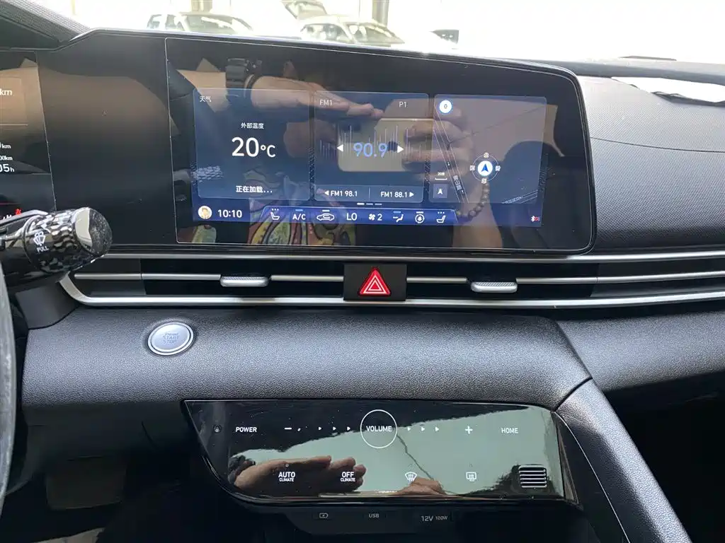 Hyundai Elantra 2022 — фото 20