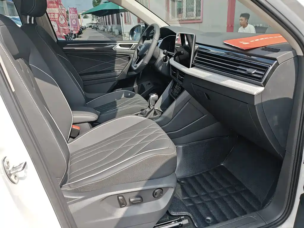 Volkswagen Tiguan L 2025 — фото 13